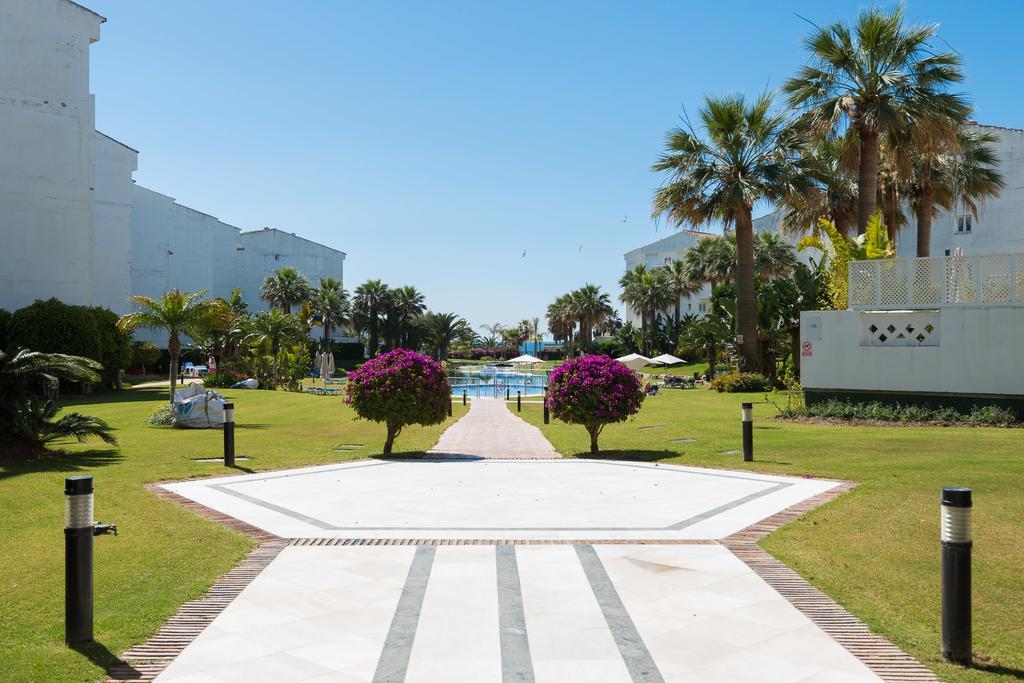 Puerto Banus Quiet Resort Marbella Exterior photo